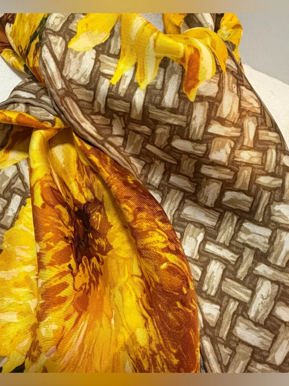 Gucci Sunflower Silk Scarf 35” Large Square Floral Italy Tom Ford Era